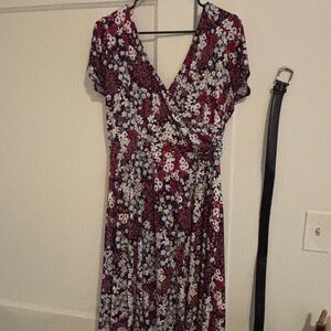Kaileigh Burgundy and White Floral Midi Dress